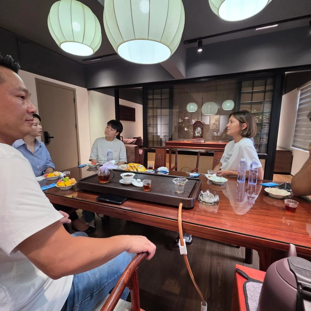 Anna meeting her Chinese business partner and colleagues